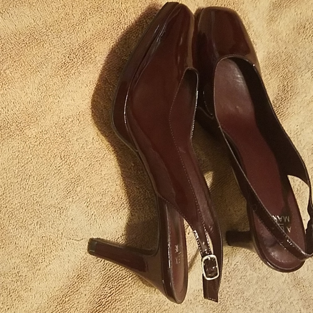 Shoes - Picture 2 of 3